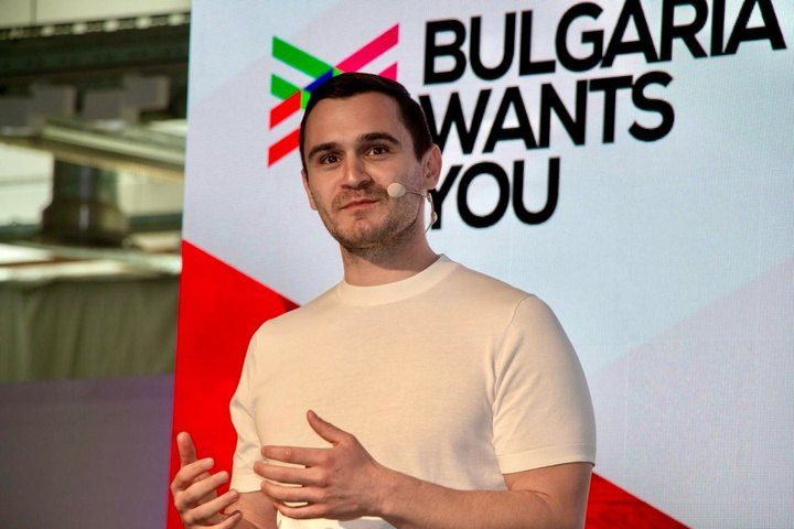 Julian Kostov speaking at Bulgaria Wants You in Munich